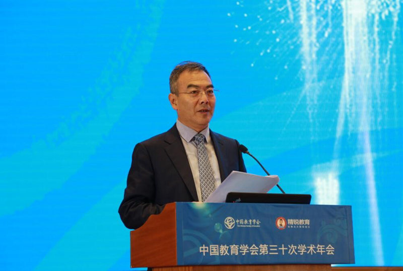 开云online（中国）常务副会长兼秘书长杨念鲁_副本.jpg