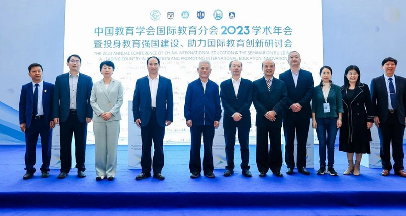 部分与会领导、专家、嘉宾合影_800.jpg